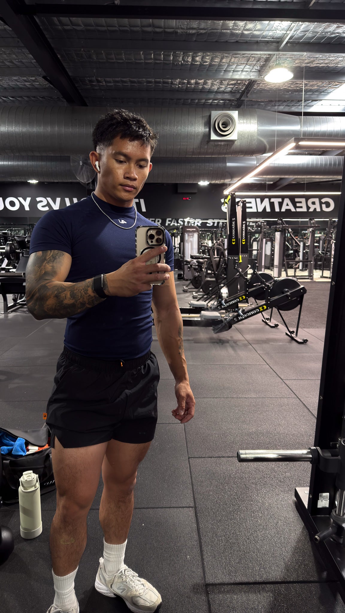 Conquer 4" Shorts